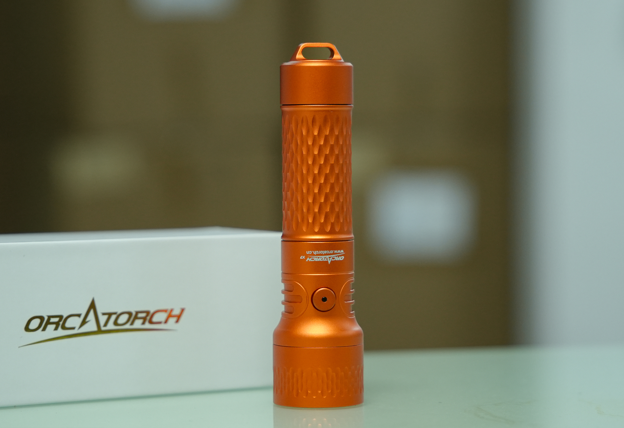 轻量化设计,实力不凡:虎鲸X7 ORCA橙专业潜水手电筒深度测评(图1) 轻量化设计,实力不凡:虎鲸X7 ORCA橙专业潜水手电筒深度测评(图1)