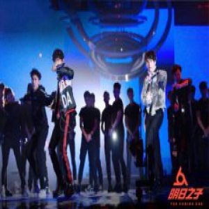 《明日之子》斯外戈晋级三强 酷狗评论：唱跳俱佳