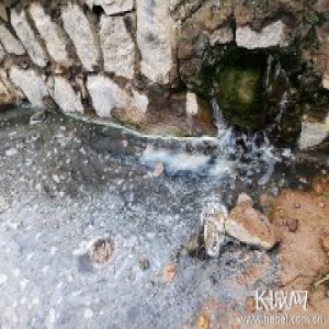 石家庄:涵洞冒污水恶臭惹人烦