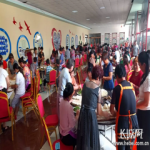 邱县坞头村摆起“千人饺子宴”