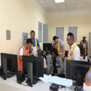 西非首条轻轨阿布贾城铁开通 浙企为它装上“大脑”