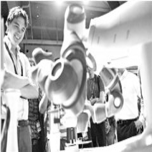 有崔健陈粒还有肯德基海底捞 今年云栖大会“科幻”又好玩