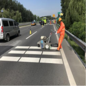 京港澳高速长阳段残留减速带清除干净了