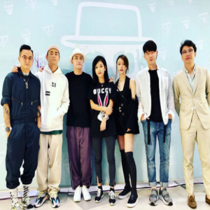 李晨nic现身狂人宇新店开幕 见证好友品牌事业创新高