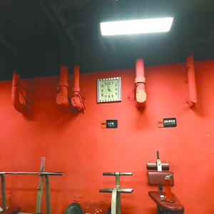 地下室改成健身房 噪声顺管道传全楼 忒吵