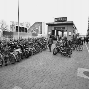 北京日报积极推动 地铁垡头站终于开通居民乐了