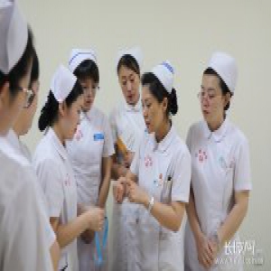 【党徽熠熠】李军勤：以南丁格尔之名 守护患儿生命之光