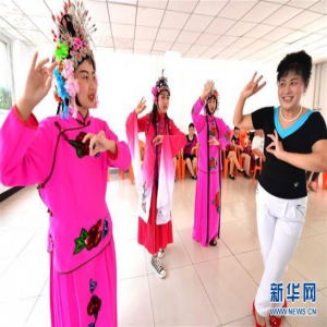 河北滦州：多彩活动度暑假