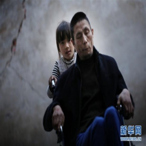 9岁女孩的儿童节愿望：“我想让爸爸站起来