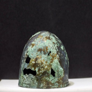 英国建筑工地发现一顶战士头盔 装饰极其精美