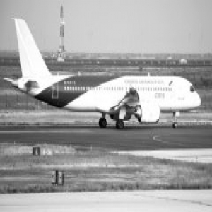 第二架国产大型客机C919大飞机转场东营