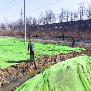 草寺村整治环境脏乱死角