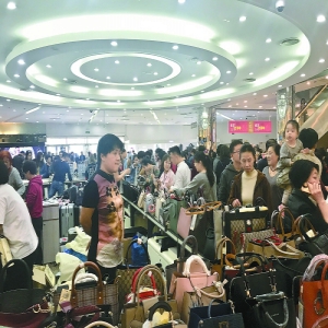 赛特关店倒计时 老顾客携手来“捡漏儿”