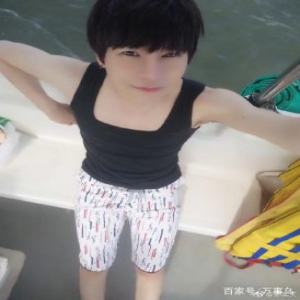 陈奕天家有两个熊保镖 他到底为什么这么喜欢熊呢?