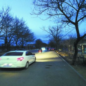 这些道路黑灯瞎火很多年
