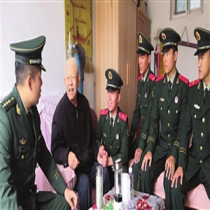 重阳节温暖老人心 他们在行动