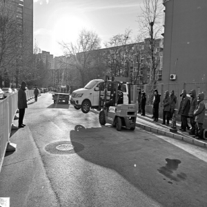 UHN国际村小区外整治乱停车 K字形路口拥堵缓解