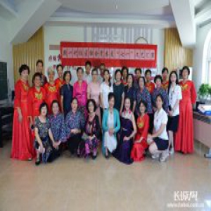 【党徽熠熠】“戴党徽的小姑娘”吕雪松：用青春服务社区群众