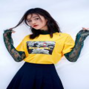 安悦溪俏皮写真曝光 展花式少女力