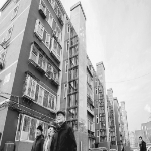 海淀首批电力增容老楼加装电梯投用