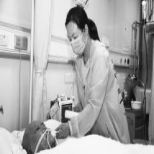 乌鸦反哺，羊羔跪乳！平山大孝女儿今日要割皮救父