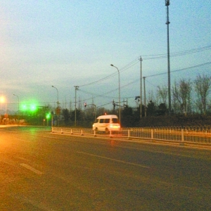 这些路何时不再“星星点灯”