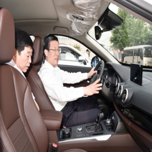 坚决去 主动调 加快转 河北加快推进高质量发展取得新成效