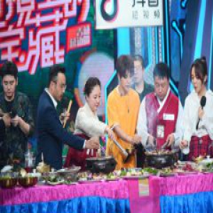 《天天向上》腼腆王一博变身神侦探主动发问