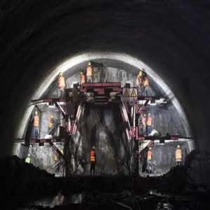 延崇高速公路建设现场探访：保质量保安全保进度