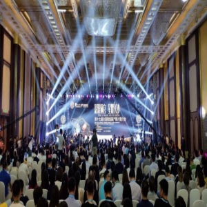 《正正的世界》亮相全国院线电影推介会 感动全场