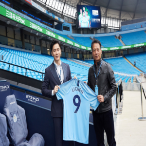 看英超参观球场 李晨球迷身份要暴露了？