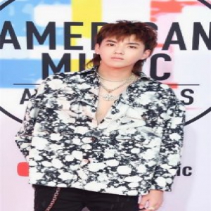 受邀出席全美音乐奖 大动作频频的吴亦凡新曲酷狗曝光