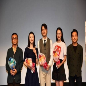 演员徐大宝出席东京电影节 红毯爱国衫夺目