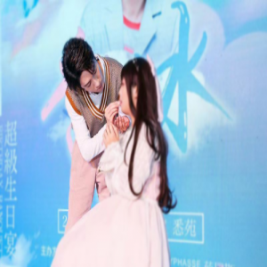 季肖冰举行出道后首个生日会 互动宠粉停不下来