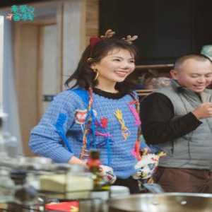 王珂给刘涛化小鹿妆获赞 《亲爱的客栈》上演鹿妆T台秀