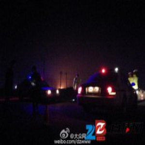 山东东营一辆油罐车起火 5人受伤无生命危险