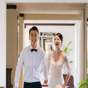 陈紫函在全世界最美丽的城堡办婚礼 幸福得似童话