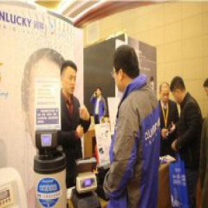 净水采购交易大会现场气氛火热 润新企业倍受关注！