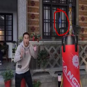 活捉迷弟一枚！蒋劲夫挑战扔水瓶发文称“我詹”