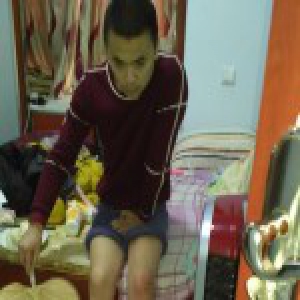 母子被怪病缠身数十年 脚发烫冬天都无法穿鞋