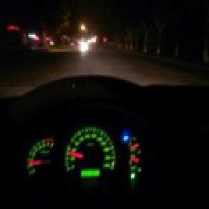 美国18岁女孩边开车边直播 遭大卡车碾压丧命