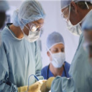 云南一产妇产后病危 医生凌晨打车赴30公里外抢救