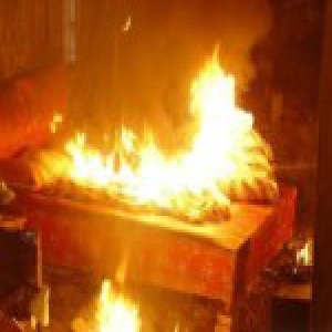 男子酒后在家放火泄愤 自己跑了8旬父亲被烧死