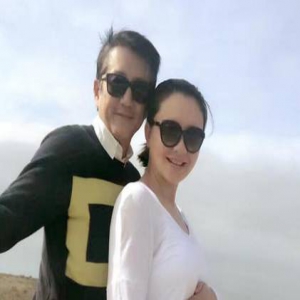 “槿汐姑姑”孙茜挺孕肚庆生 父母爱人相伴幸福满溢