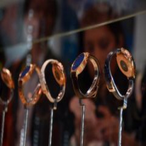 人体运动能发电？以后手机再也不怕没电！