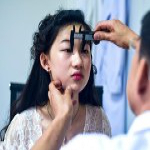 19岁女学生整容欲成刘亦菲 结果变成这样