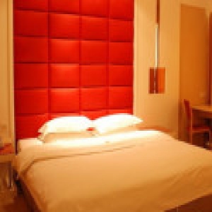 广西一大一男生与女友开房 缠绵后在床上翻白眼猝死