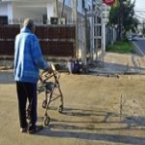 继父与生母离婚后 继子被判仍需尽赡养老人义务