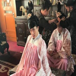 薛之谦新戏结束如释重负 杀青宴上喝到呕吐断片