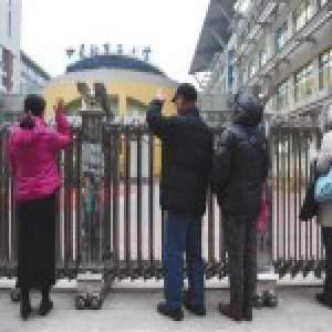 北京中关村二小两学生家长道歉 受伤害孩子至今未上课